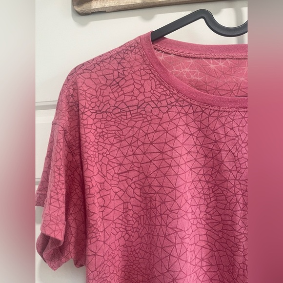 Lululemon Cates Tee - Picture 4 of 6